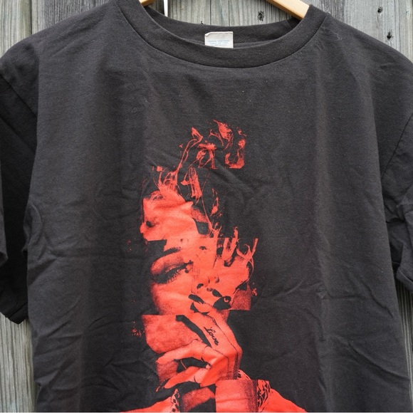 RIHANNA SMOKING GRAPHIC TEE. Medium 38-40 - Picture 2 of 10